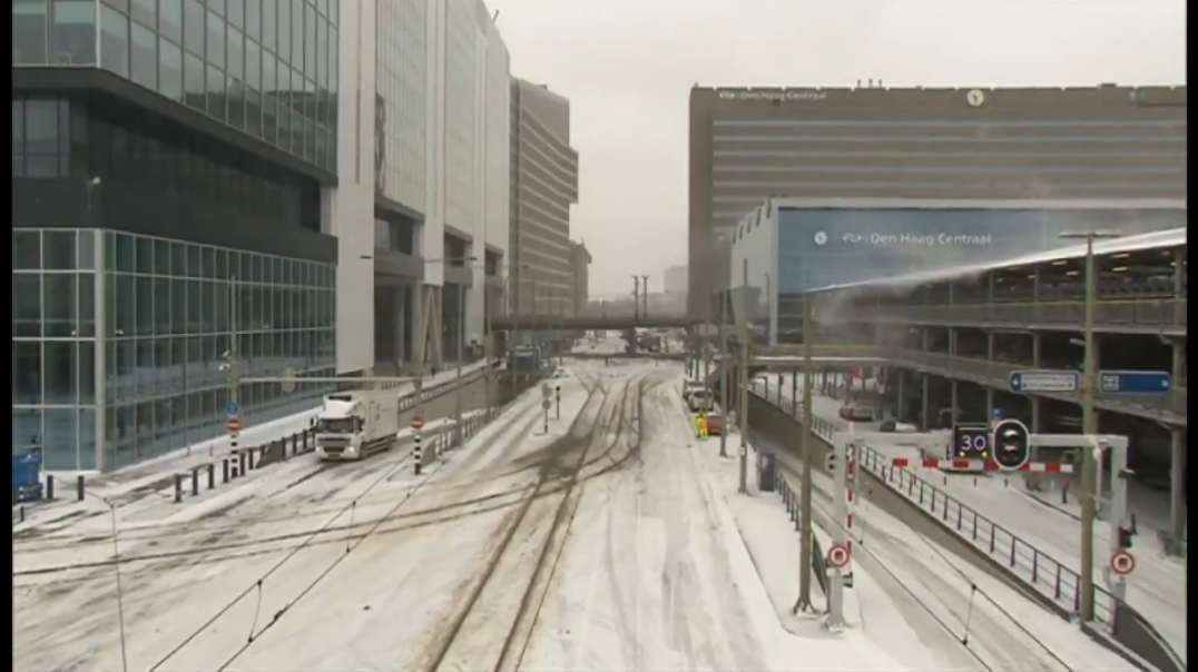 Heavy snow from Storm @Darcy causes travel disruption in the Netherlands today-_HD(1).mp4