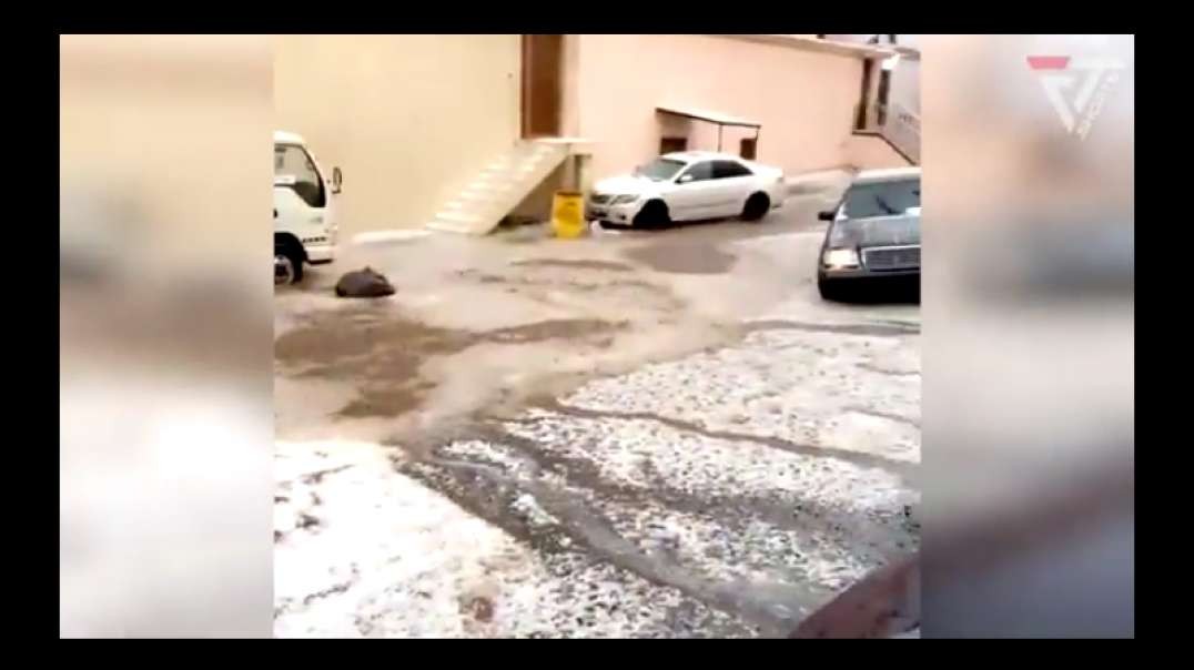 Amazing Snow Hail in Saudi Arabia, Khamis Mushait flood. - Natural Disasters. Ba.mp4
