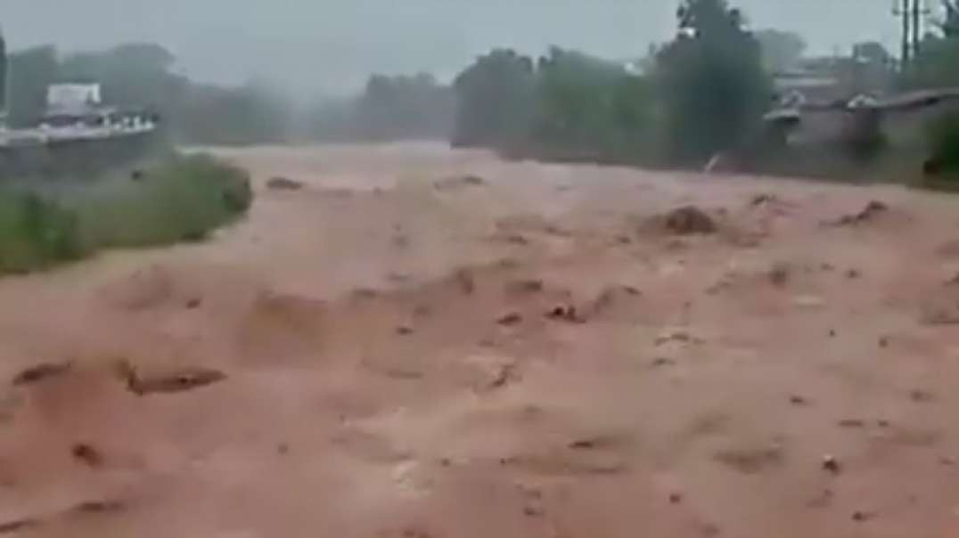 Java is sinking again- Terrible Floods hit the Nganjuk Regency, Indonesia -  Nat_low.mp4