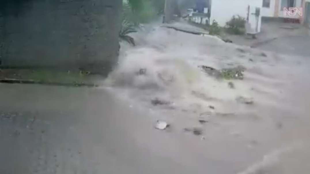 Сity became a river- severe flooding in João Pessoa, Brazil flood -  Weather,  E_low.mp4