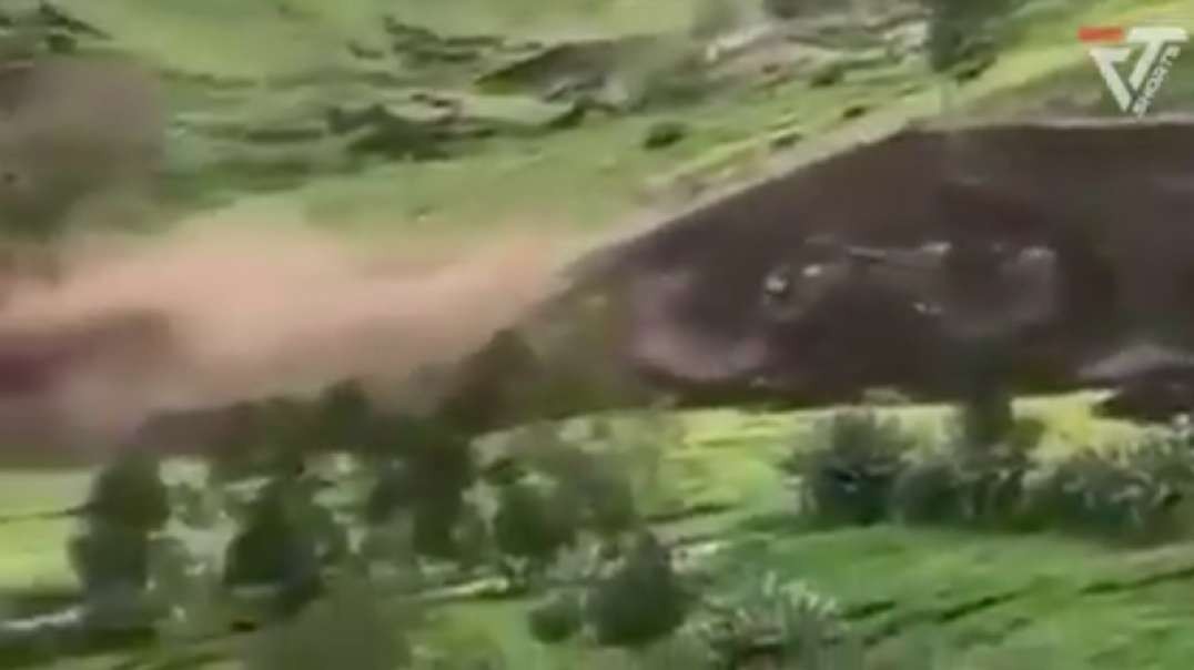 Severe landslide in Chunchi. Changchan village destroyed, Ecuador._low.mp4