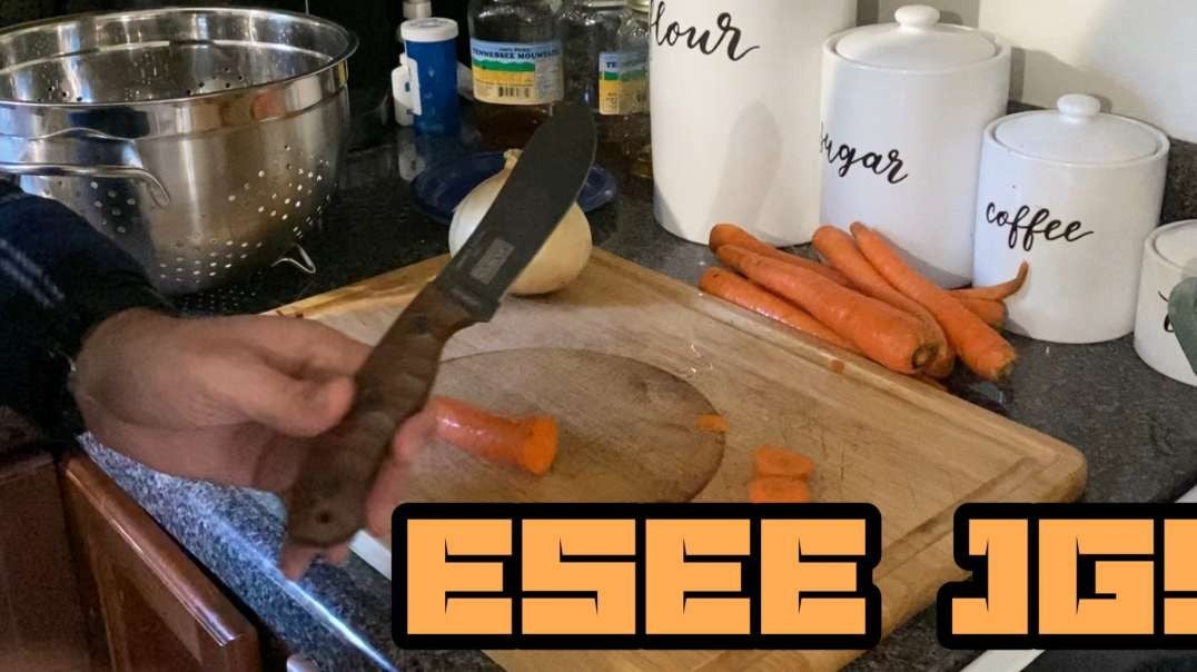 Esee JG5 in the Kitchen and cooking raccoon