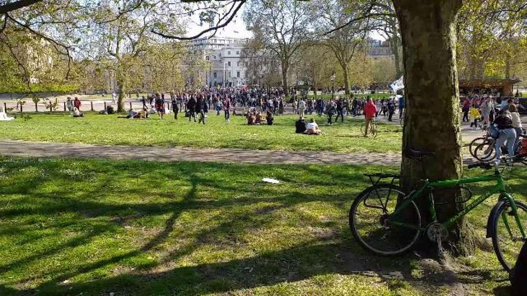 Endless crowds arriving in Hyde Park - April Freedom March 24.04.21