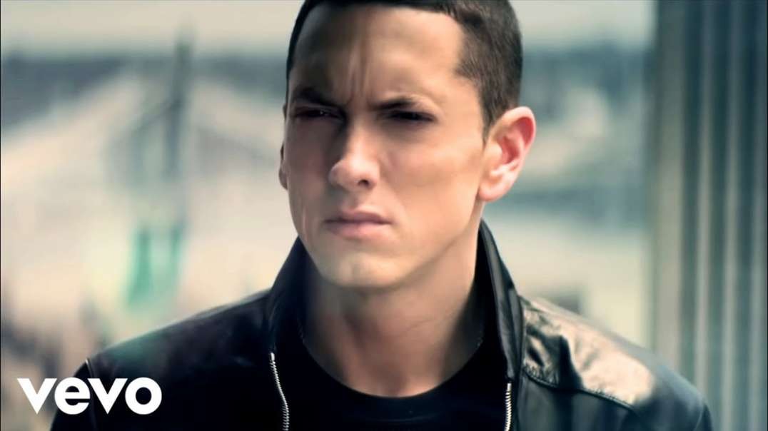 Eminem - Not Afraid (Official Video)