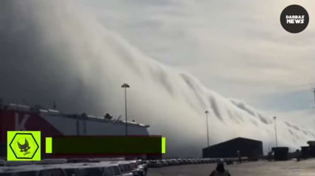 Like giant 78 meter waves in San Antonio Chile, Clouds cover the port - g.mp4