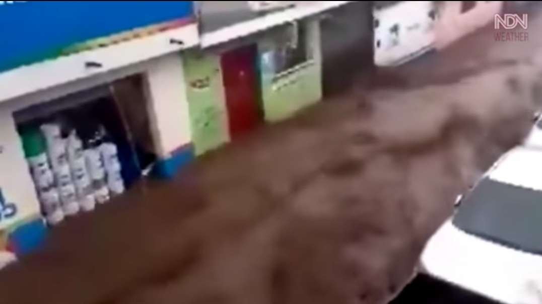 Such a FLOW have not Seen! ️ Flash Flood hits Patzun, Guatemala..mp4