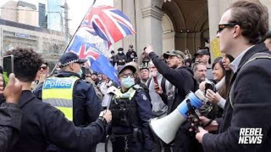 RETREAT: Police lose control of MASSIVE Freedom Rally in Melbourne