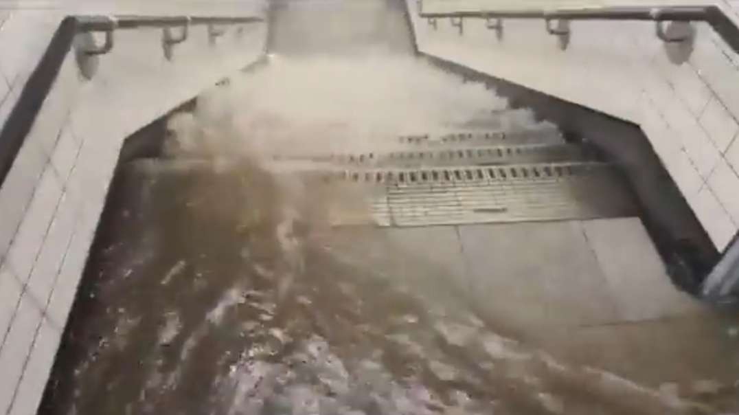Massive Flood- Footage of biblical flooding in London today _ stations closed af.mp4