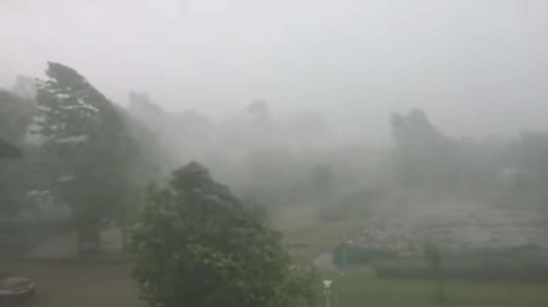 Watch the power of the massive storm, such as the crushing hurricane, which struck the city of Seebrück in Germany.mp4