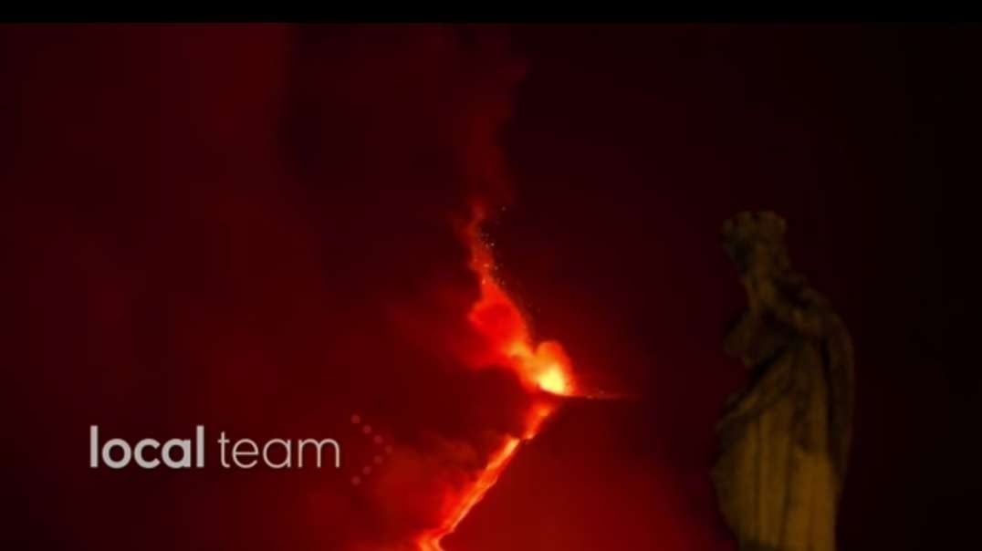 Etna, eruzione nella notte- l'attività eruttiva vista da Milo.mp4