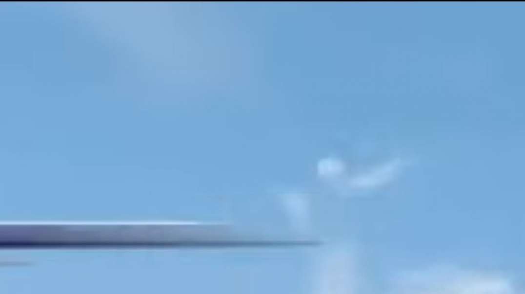 Иисус прилетел на облаке во время религиозного события в Папуа Новой Гвинее _ Ст.mp4