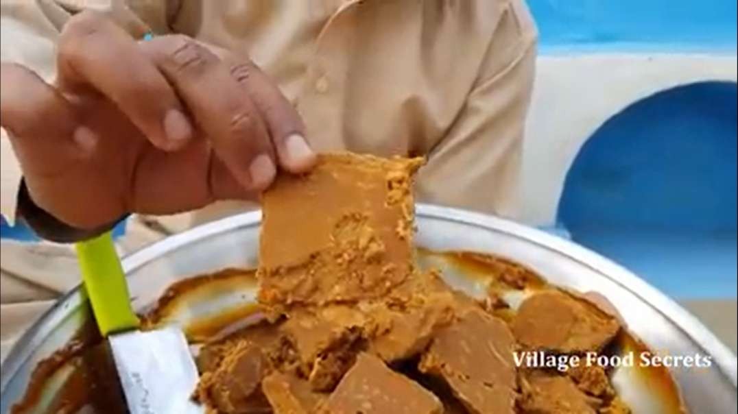 (7)How To Make Jaggery At Home - Organic Jaggery(Gur) - Jaggery Making - Village Food Secrets.mp4