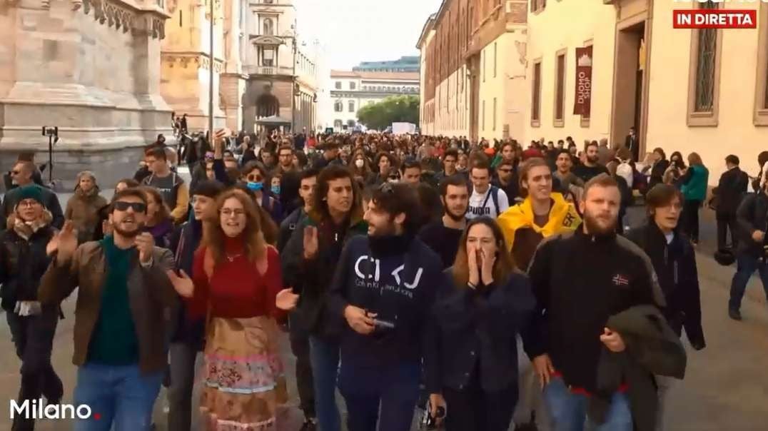 Italy Milano Oct15th No Green Pass Covid-19 Vaccine Passports Freedom Demonstration March Protest.mp4