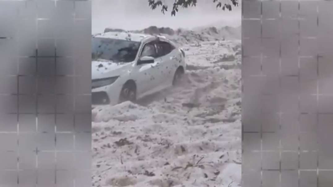 Hail_storm_hits_Coffs_Harbour,_Sawtell_and_Toormina_-_Hailstorms_batter_Australia,(360p).mp4