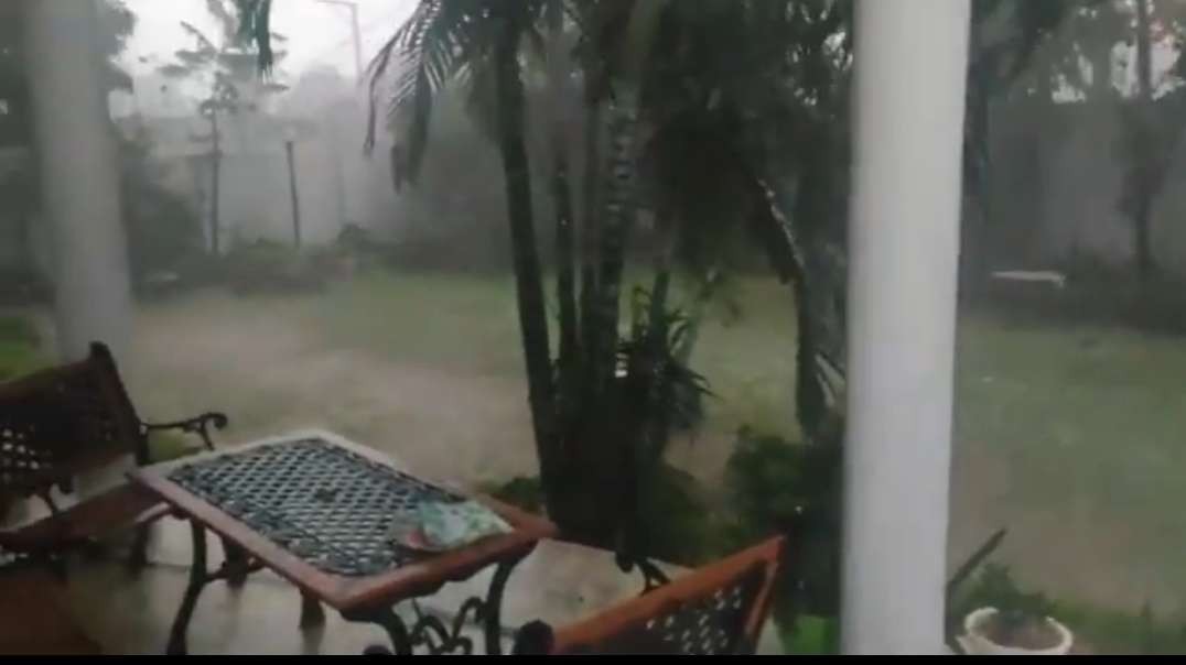 Heavy rains, hailstorm lashes parts of Jammu - October 24, 2021.mp4