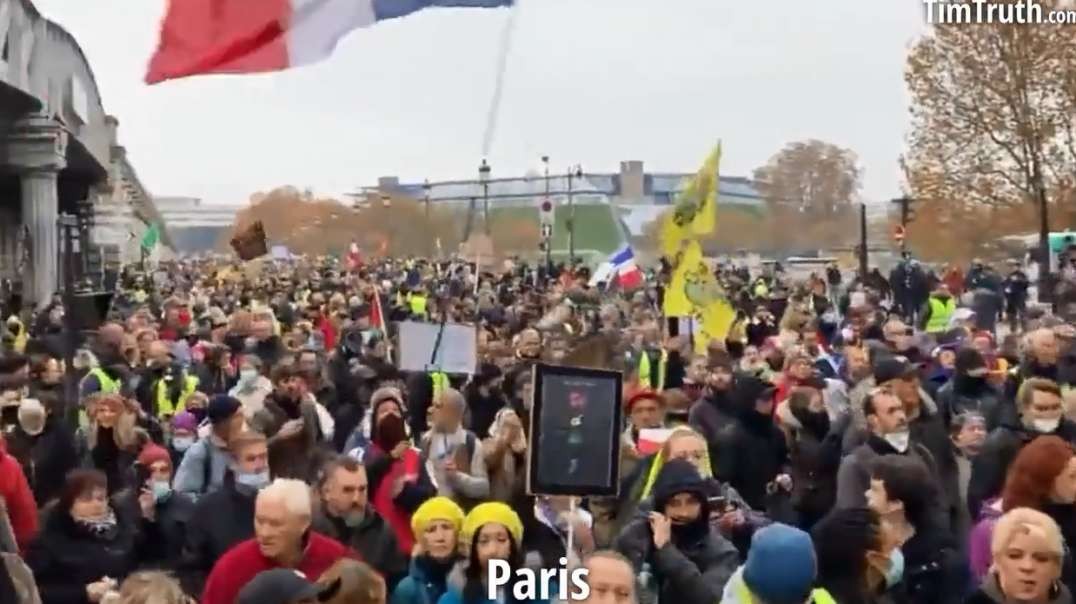France Paris Nov20th HUGE Protests Nationwide Against COVID Vaccine Passport Police Violence Erupts.mp4