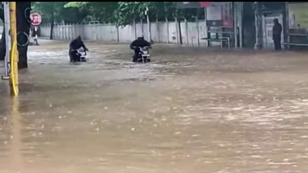 Heavy Rain in India- IMD issues Orange Alert for Chennai _ Tamil Nadu rains toda.mp4