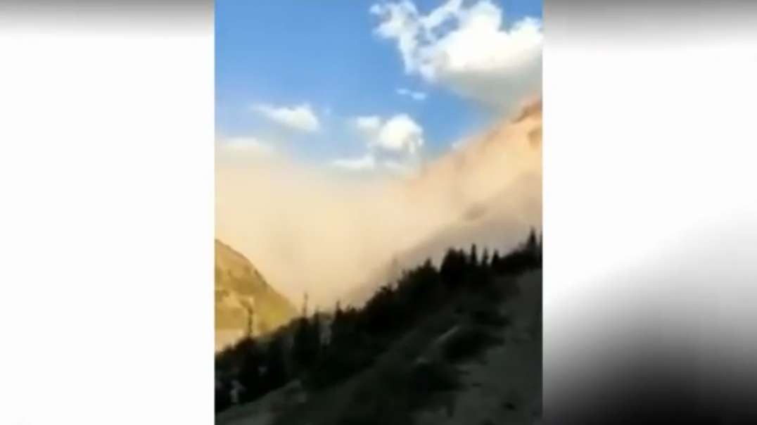 Crazy_Footages___Massive_Landslides_Caught_On_Camera_2020_-_2021(360p).mp4