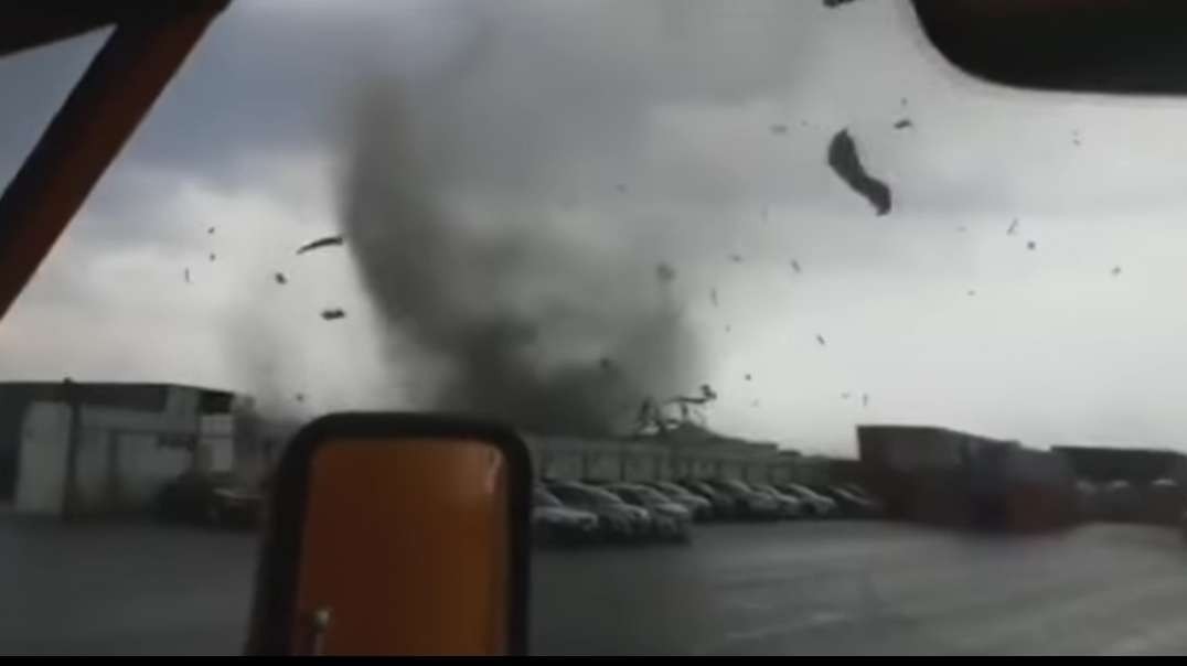 Mexico shuddered! ️ Tornado smashes buildings in Ciudad Acuña! Madness!.mp4
