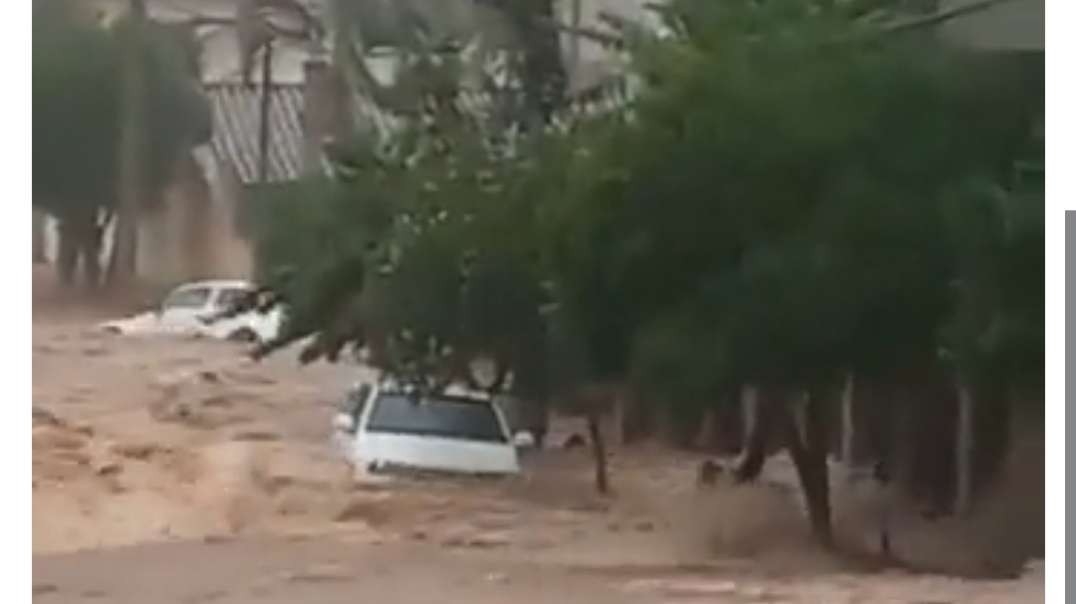 Brazil – Damaging Flash Floods in Barretos, Sao Paolo, After 100mm of Rain in 2 Hours.mp4