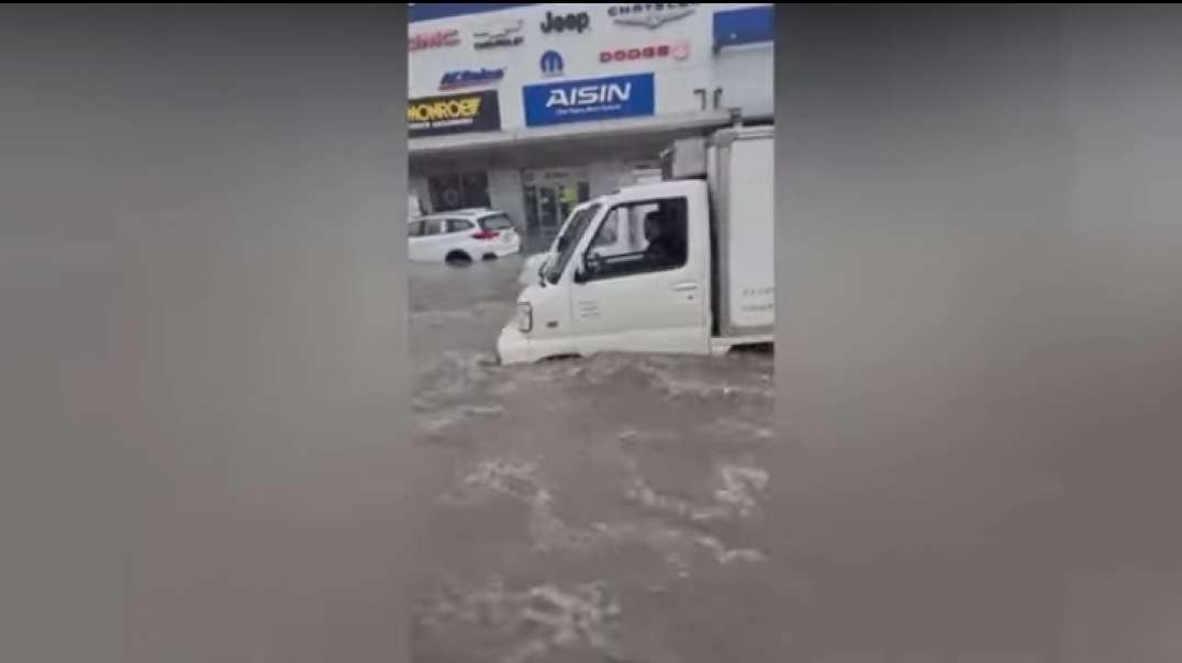 Major Floods in Kuwait - Jan. 2, 2022 فيضانات الكويت.mp4