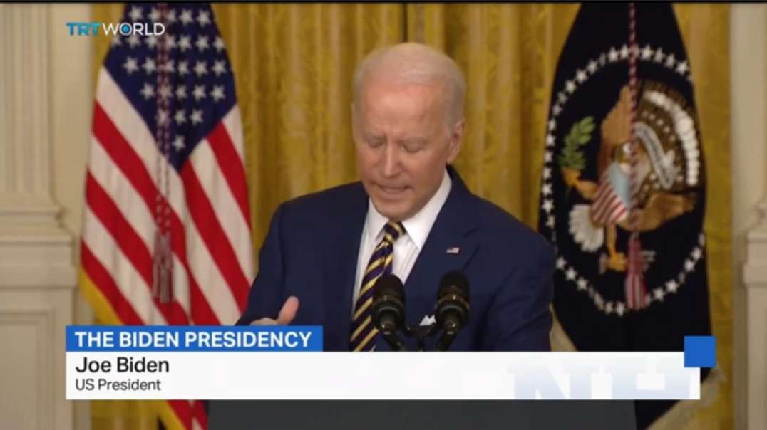 Biden warns of 'disaster for Russia' if it invades Ukraine.mp4