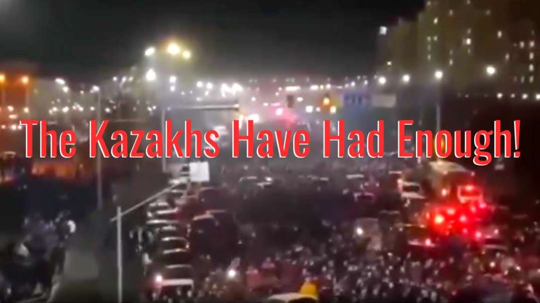 Military Vehicles Forced to Flee | Pressure From Crowds in Kazakhstan!