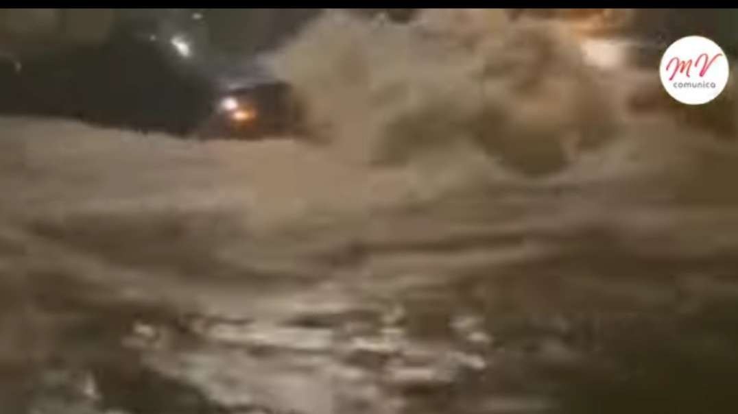 Maximum Alert America! Powerful torrential monster hits this country hard H.mp4