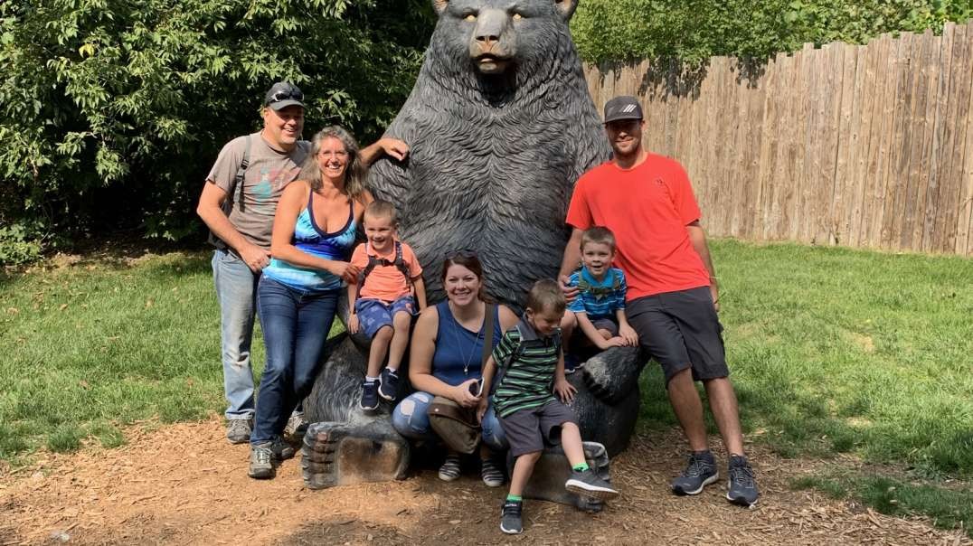 Binder Zoo Bre & Family.mp4