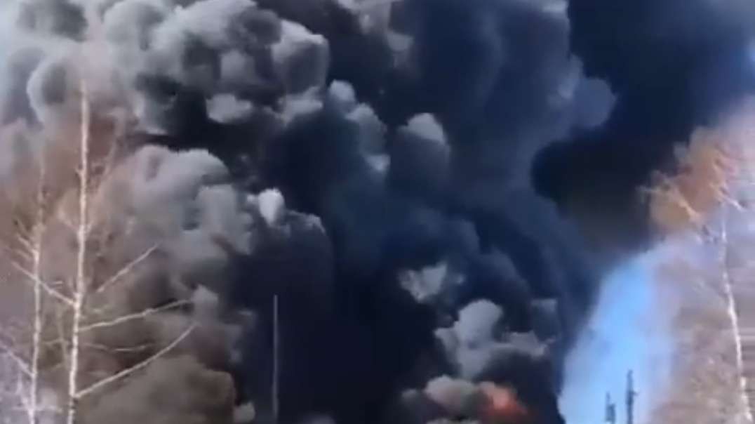 ТРУХА⚡️English - In Russia, the Dmitrievsky chemical plant in the city of Kineshma is on fire.  It is the largest Russian manufacturer of chemical solvents. Kineshma is located 950 km from th