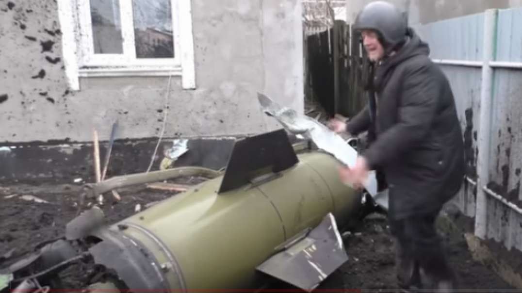 Massive Tochka-y Cluster Bomb Hits Donetsk Oil Plant and civilian area