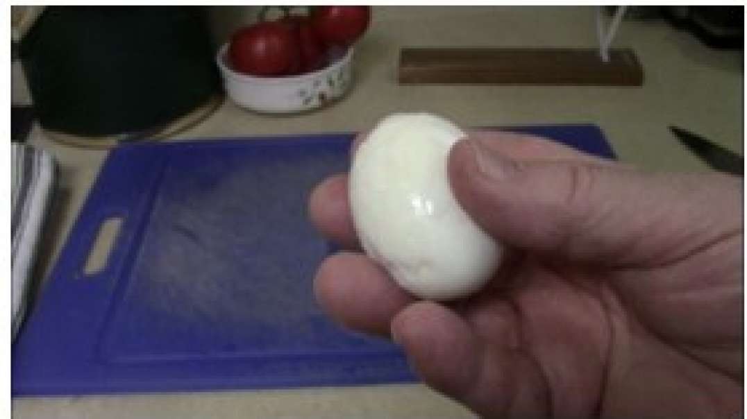 HOW TO SURGICALLY PEEL AN EGG