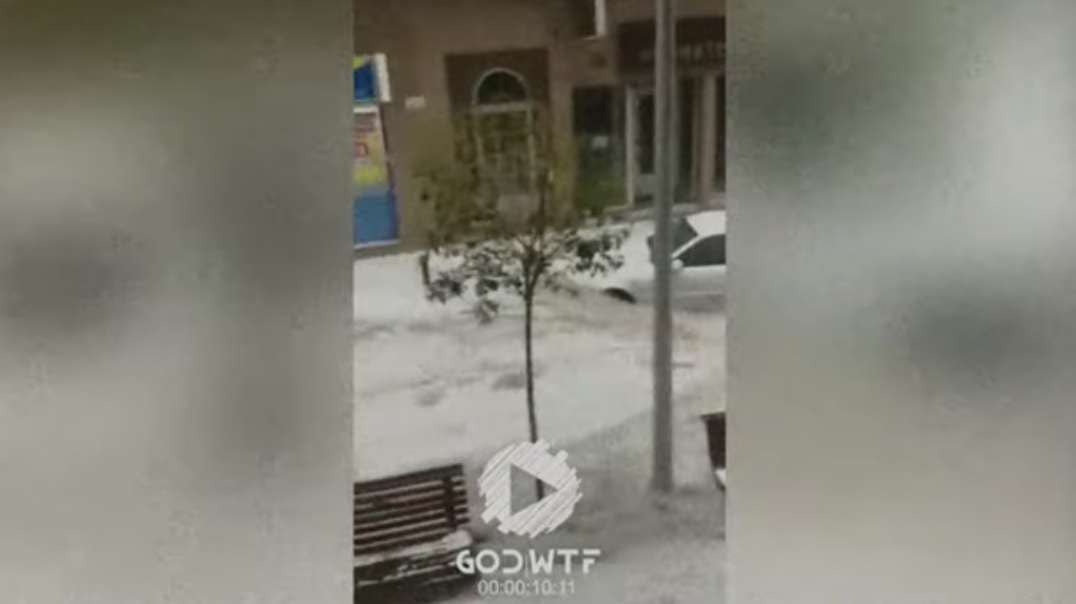 People are freezing! Hailstorm attacks Germany! Putin cut off the gas, Merkel in.mp4