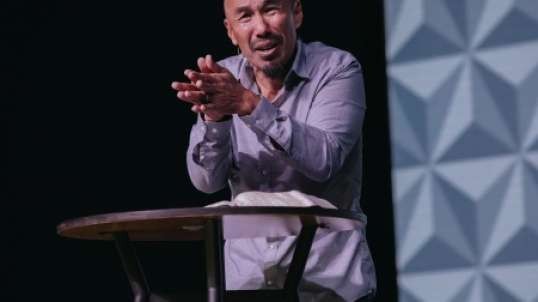 Francis Chan - Jesus or money?