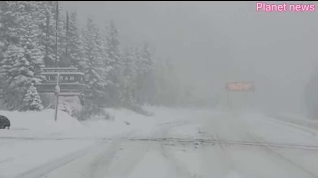US residents are amazed! Colorado covered in snow.mp4
