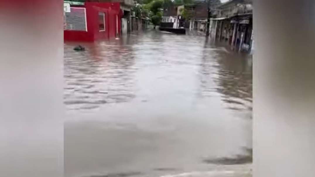 The entire state is under attack of the flood in Alagoas, Brazil_low.mp4