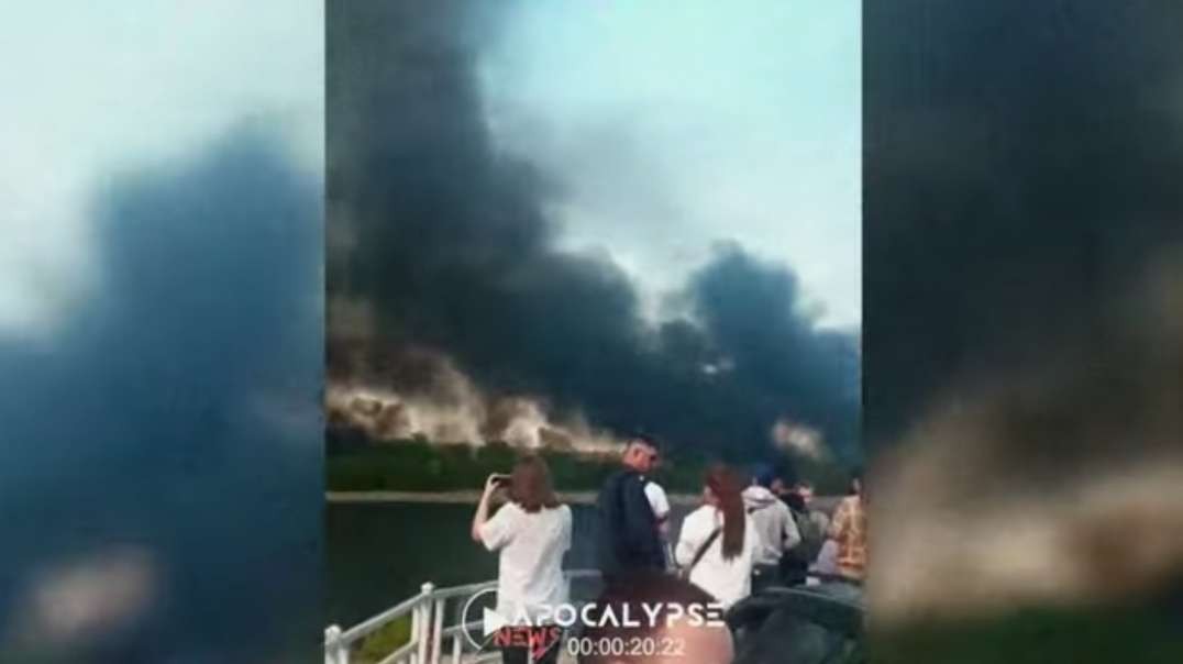Huge fire engulfed Kherson, Ukraine! Danger for nuclear power plant_.mp4