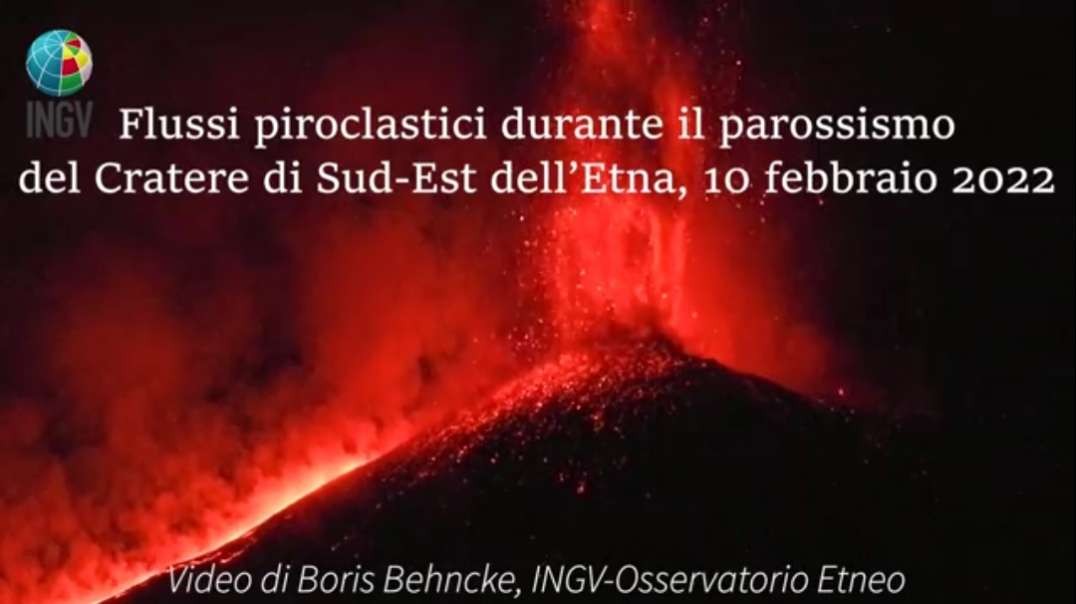 Lava flow eruption at Etna, tremor at high levels and rising, Italy.mp4