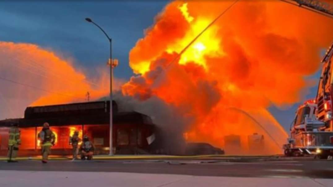Grain Elevator Just Exploded'- 100-Year-Old Grain Silo In Washington Destroyed B_HD.mp4
