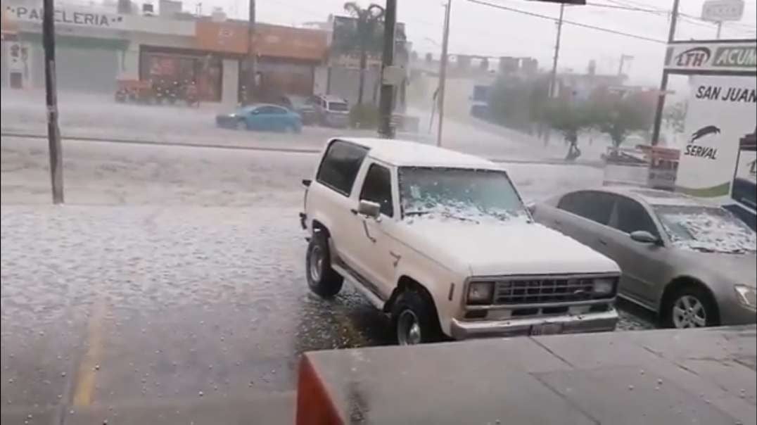 The sky attacks Mexico ⚠️ Crazy hail storm hits Aguascalientes