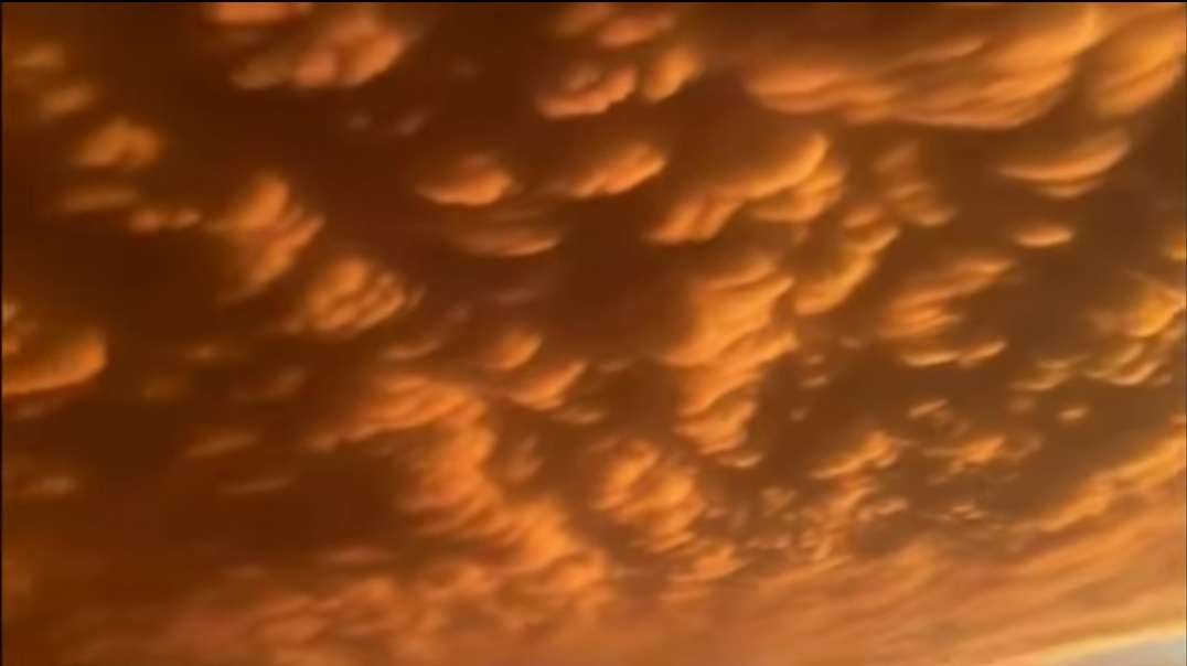unbelievable ! Strange mammatus cloud appears in the sky of the United States, Oklahoma