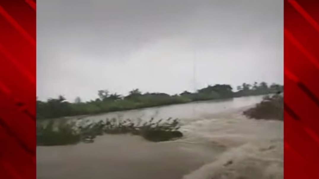 The Devastating Flood of Demak Central Java Just Now, The Self-Help Embankment Broke!! Residents of Berham.mp4