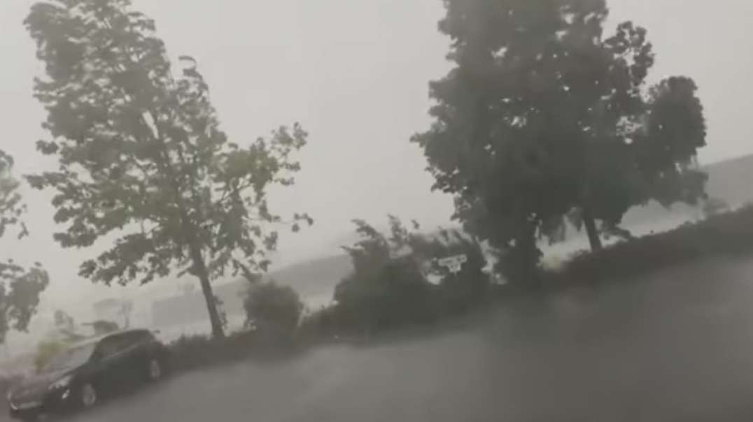 The sun disappeared and the day turned dark in Germany ! ️ Terrible storm hits K.mp4