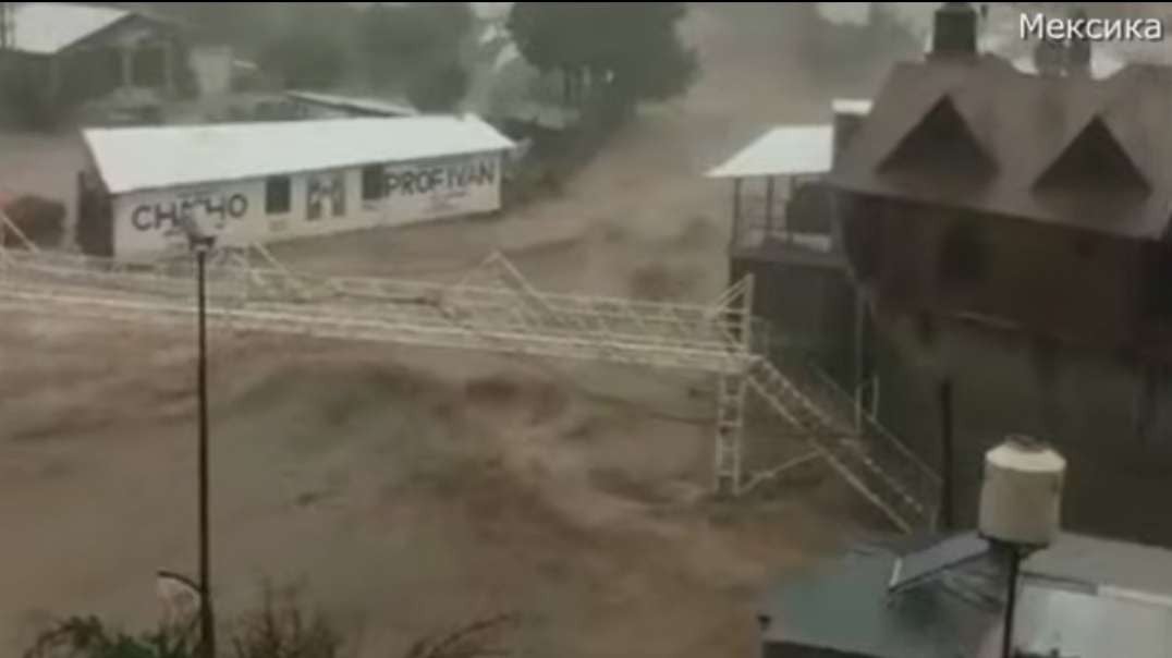 Severe flooding in Mexico in the state of Chihuahua.mp4