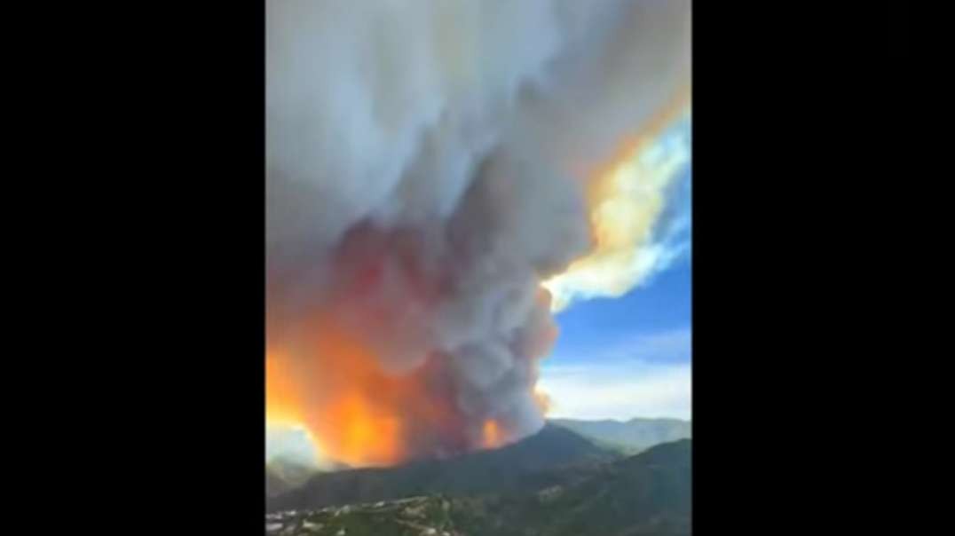 Лесной пожар на юге Испании. Срочно эвакуировали 2000 человек..mp4