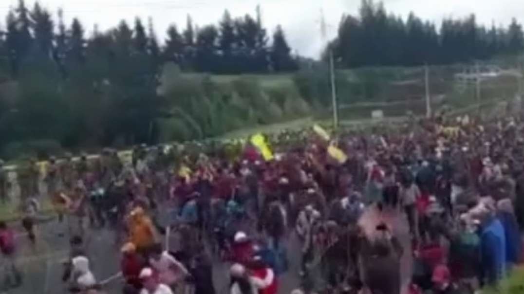 Eighth day of general strike in Ecuador against rising prices and the government. Thousands of indigenous people are currently heading to Quito, the capital.  Roadblocks and protests continue