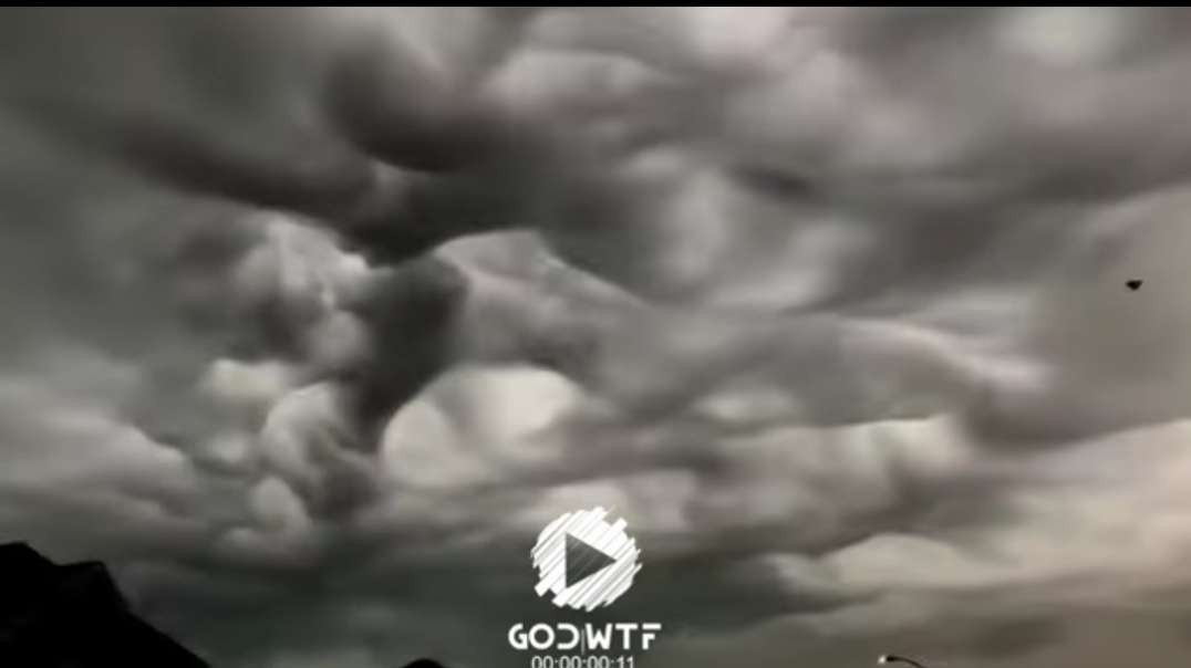 Strange clouds in France! This caused hail in Bordeaux, Béarn and the Gironde..mp4