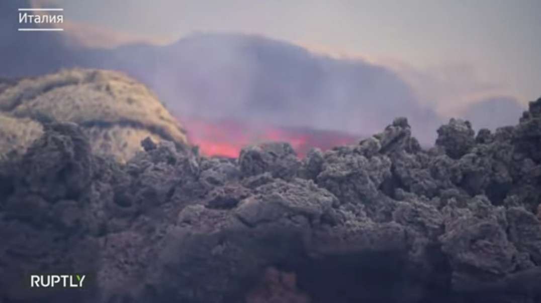 Природа карает людей. Извержение вулкана Этна в Италии Жуткие кадры наводнения и.mp4