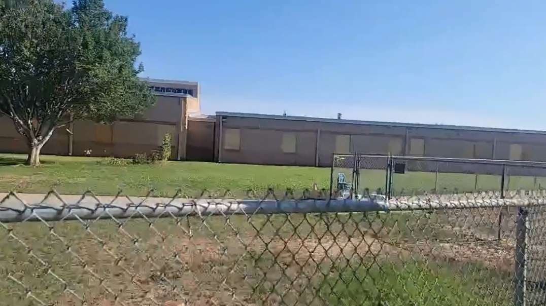 Uvalde Texas June 5th Onscene Robb Elementary School Shooting Some Windows Boarded Up
