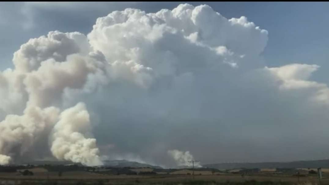 MASSIVE Wildfires Burn in Spain - Jun. 18 - 19, 2022 incendios en españa.mp4